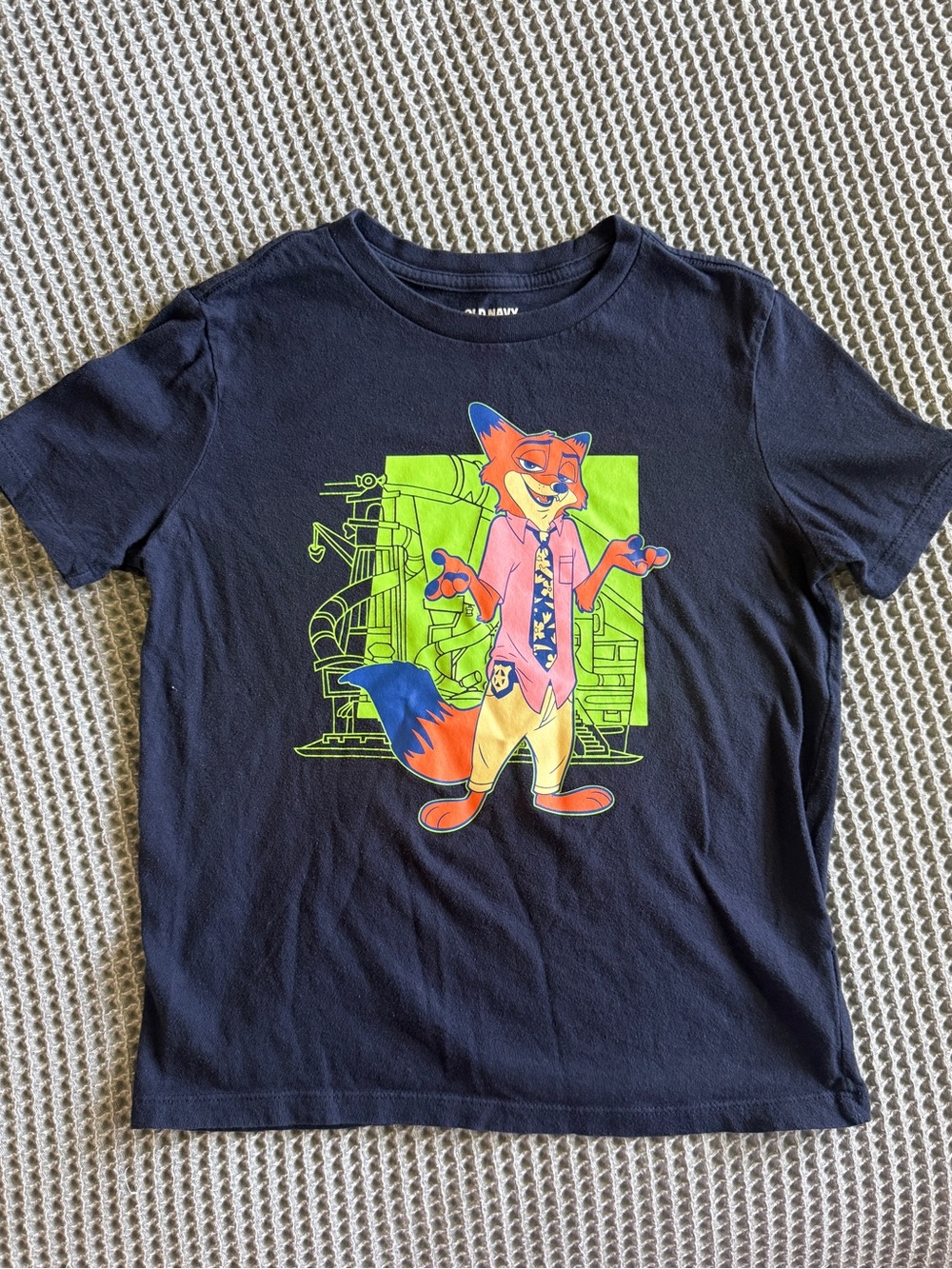 Old navy x Disney M(8) tee